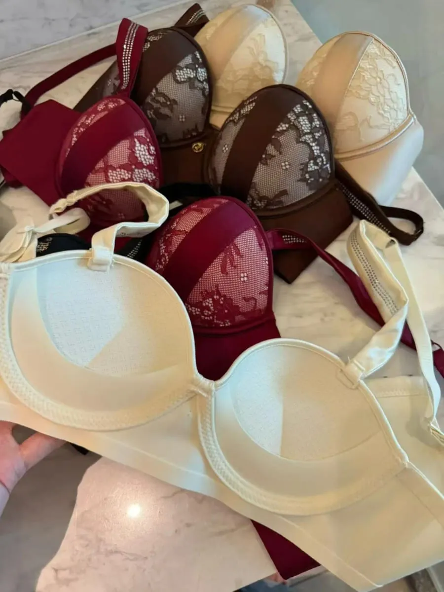 Women's Sexy Lace Strapless Push-Up Bra Non-Slip Anti-Sagging Wire-Free Small Breast Gathering Lingerie for Enhanced Curves