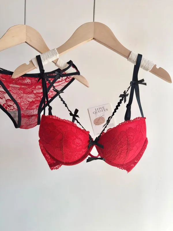 セクシーなWedding Bridal Red Lace Underwear Set Bowknot Push Up Bra For Small Bust Women Party Pure Look Intimate Lingerie