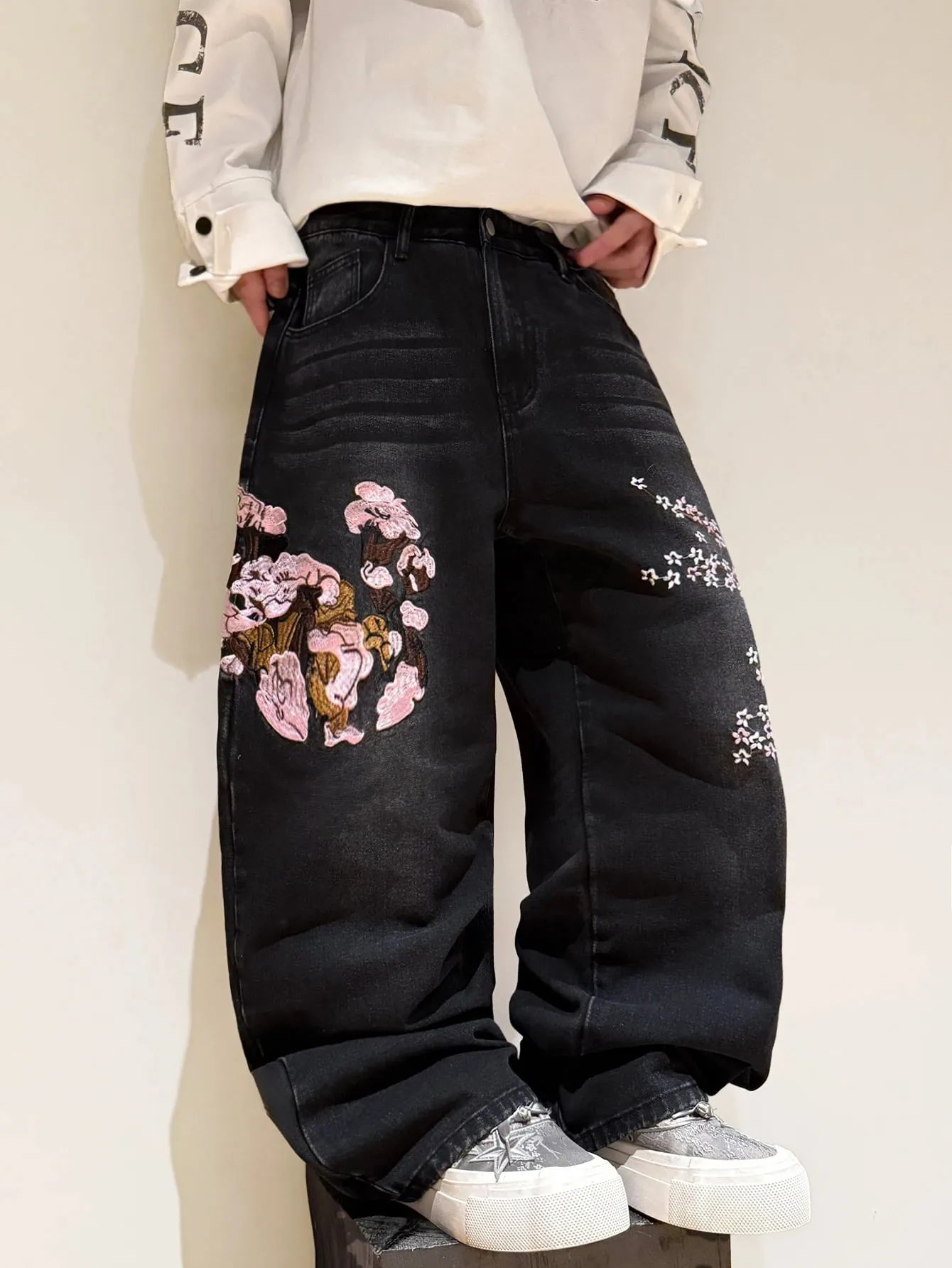 American Vintage Floral Embroidery Design Black Baggy Jeans Man Y2K Trendy Streetwear Fashion Casual Versatile Wide-Leg Pants