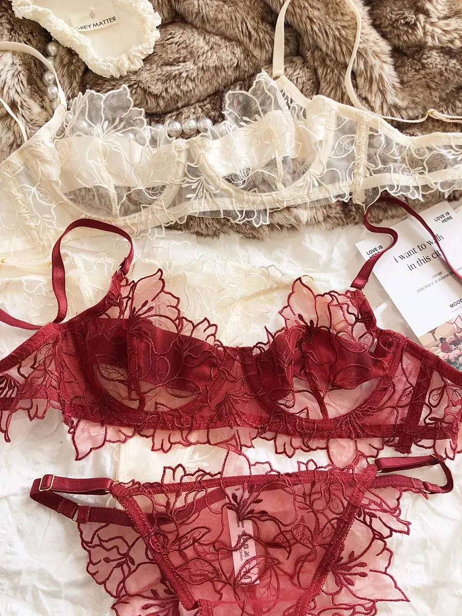 フランスの下着セットセクシーなレースの花の刺繍ブラセット女性下着夏超薄型通気性 Bralette ランジェリーパンティー