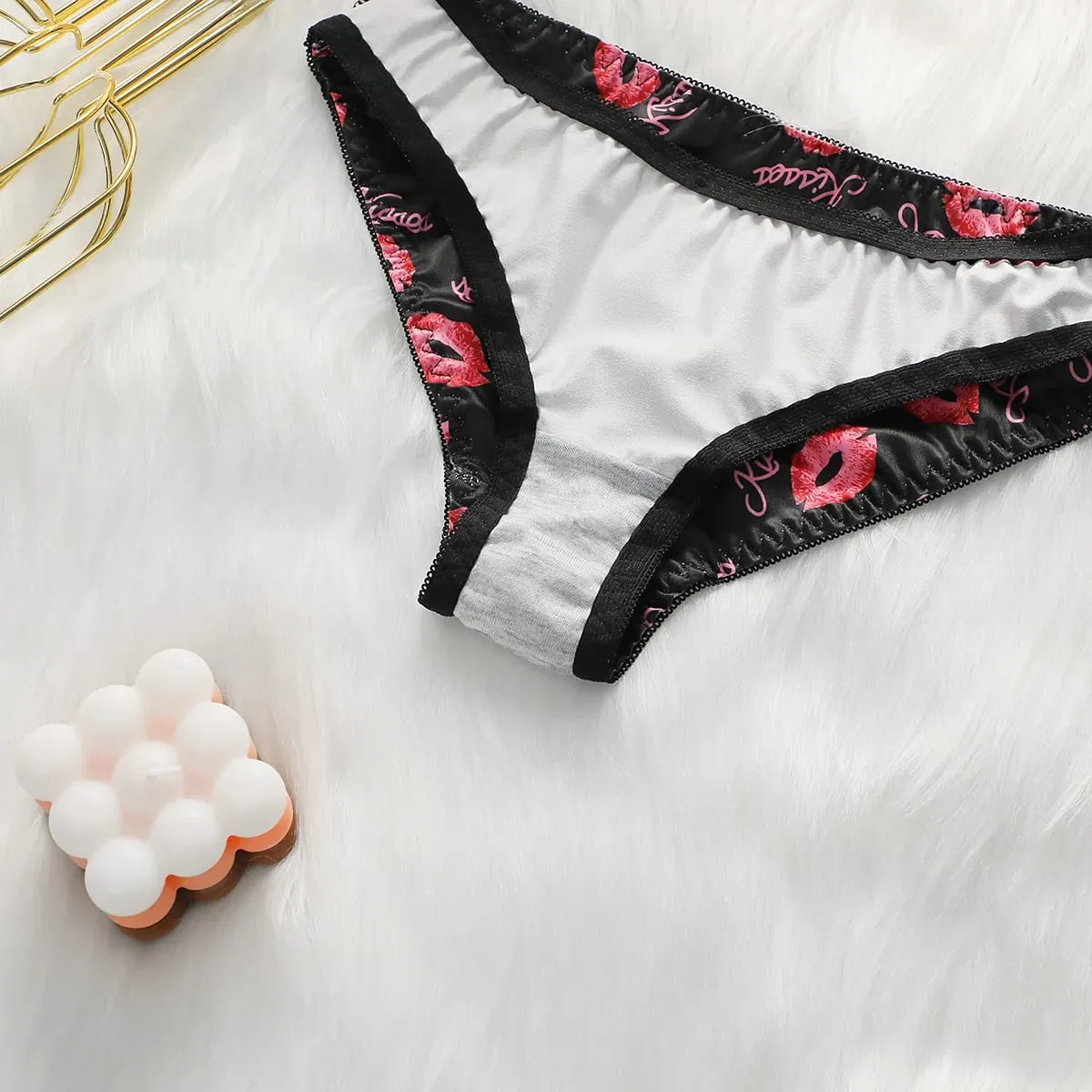 Women's sexy lip pattern lingerie set with steel rims gathered push ups breathable shoulder straps adjustable bra set A2147