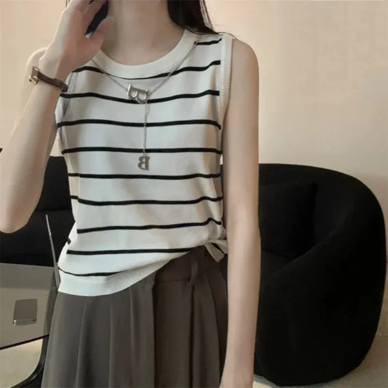 Colorfaith New 2024 Basic Bottoming Striped Chain Elasticity Vests Women Tank & Camis Autumn Winter Wild Crop Short Tops V3420DG