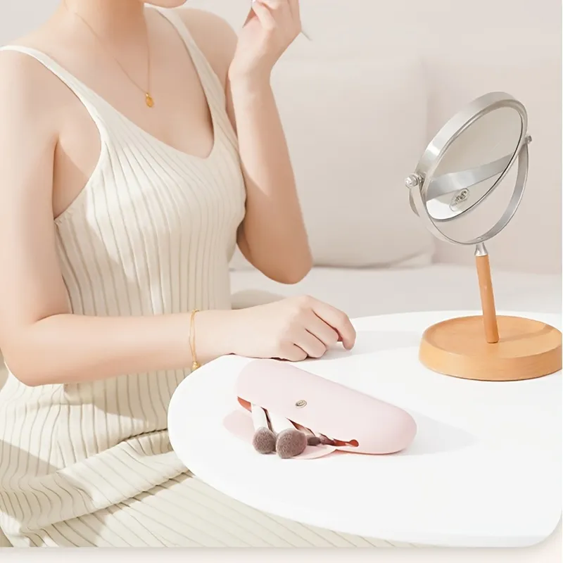 Silicone Travel Makeup Brush Holder Anti-fall Out Portable Cosmetic Face Brushes Holder Soft and Sleek Makeup Tools Organizer