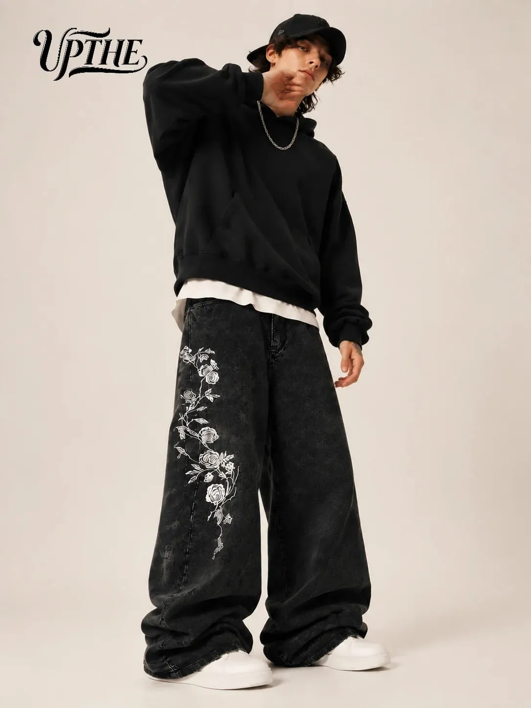 UP.THE Men Vintage Washed Black Baggy Wide Leg Jeans Y2K Oversized Loose White Rose Vine Embroidery Denim Pants Gothic Grunge Streetwear Trousers for Daily Outfits