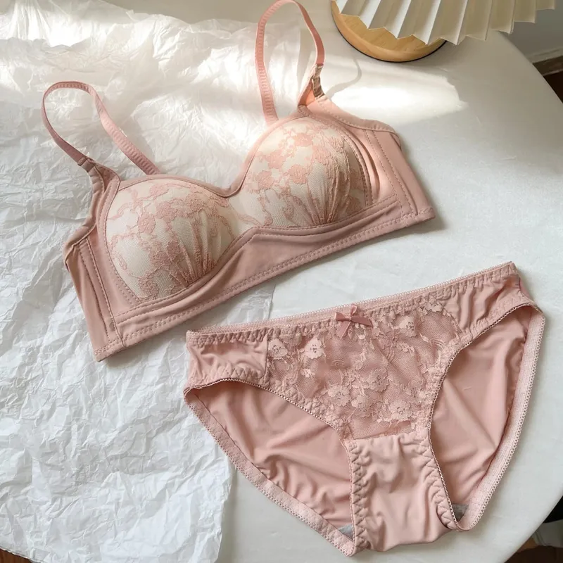 Sexy Push Up Lace Bralette Malé poprsí Bezdrátové Pohodlí Léto Ultratenká nastavitelná ramínka Sada spodního prádla proti pověšení S-XL​​ Podprsenka