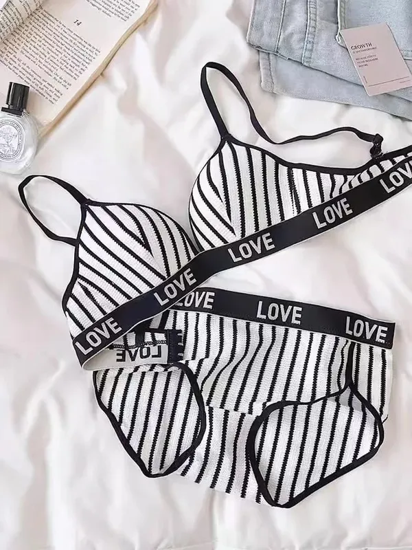 2pcs Women's Sexy Lingerie Set Low-Rise Comfortable Breathable Thongs And Elegant Bras Outfit Underwear Set