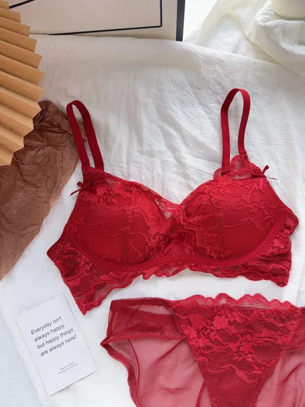 Cute Red Bra and Panty Set Women Comfortable No Wire Push Up Lingerie Sexy Bridal Wedding Lingerie Set Girls Birthday Present