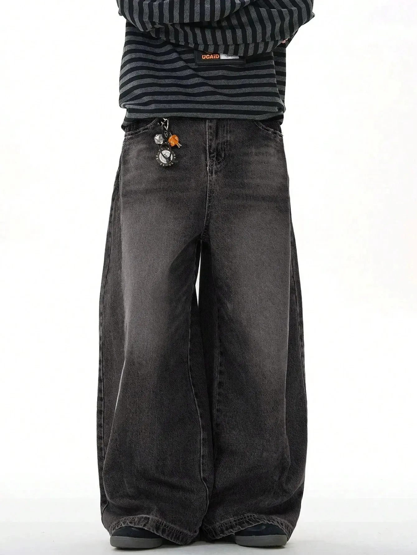 1 Piece Vintage Style Men's American Street Casual Black Jeans Washed Cargo Pants are comfortable and suitable for daily seasona