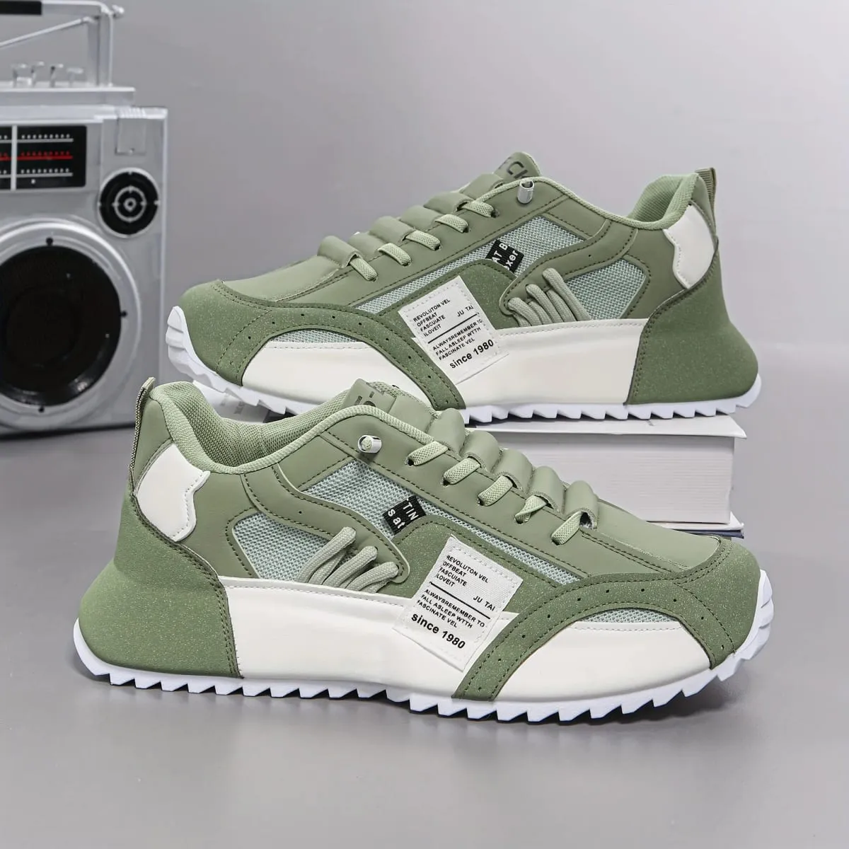 Men's Outdoor Casual Shoes Everyday Casual Running Shoes for Men Sizes 39 to 47