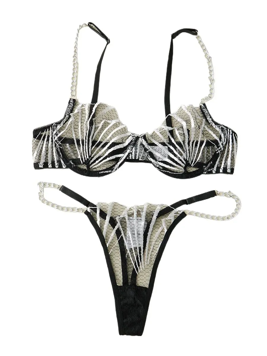 Nuovo seducente set di reggiseno e slip in pizzo con dettaglio di catena in metallo e set perizoma abbinato per la collezione di lingerie intima da donna — image 2