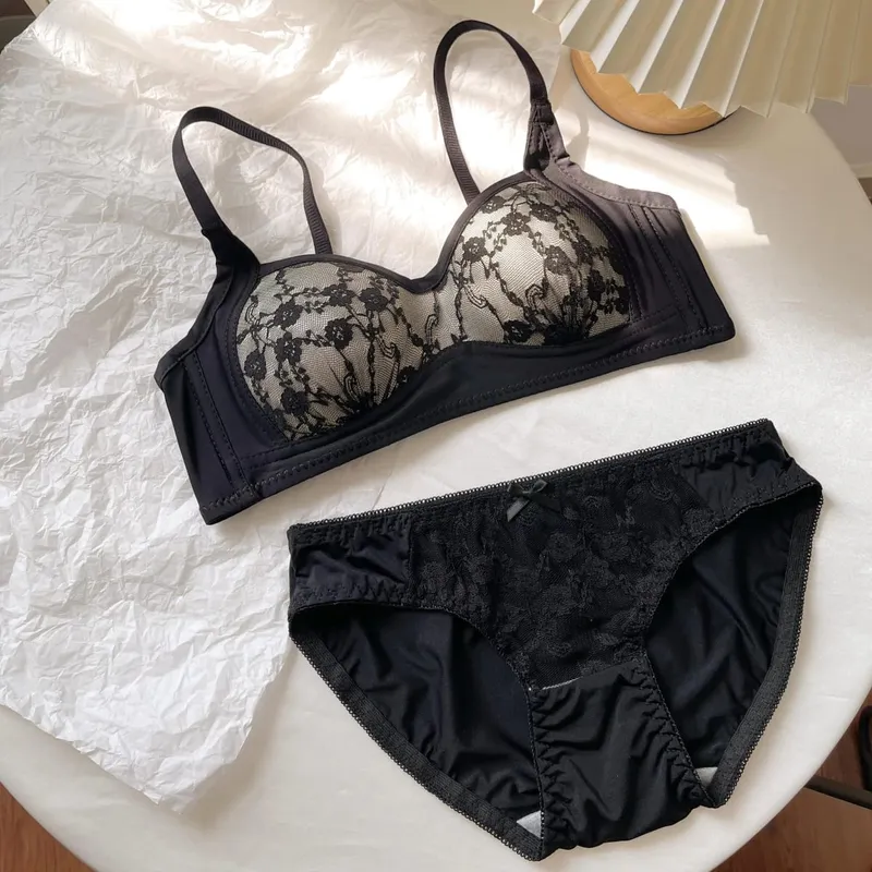Sexy Push Up Lace Bralette Malé poprsí Bezdrátové Pohodlí Léto Ultratenká nastavitelná ramínka Sada spodního prádla proti pověšení S-XL​​ Podprsenka