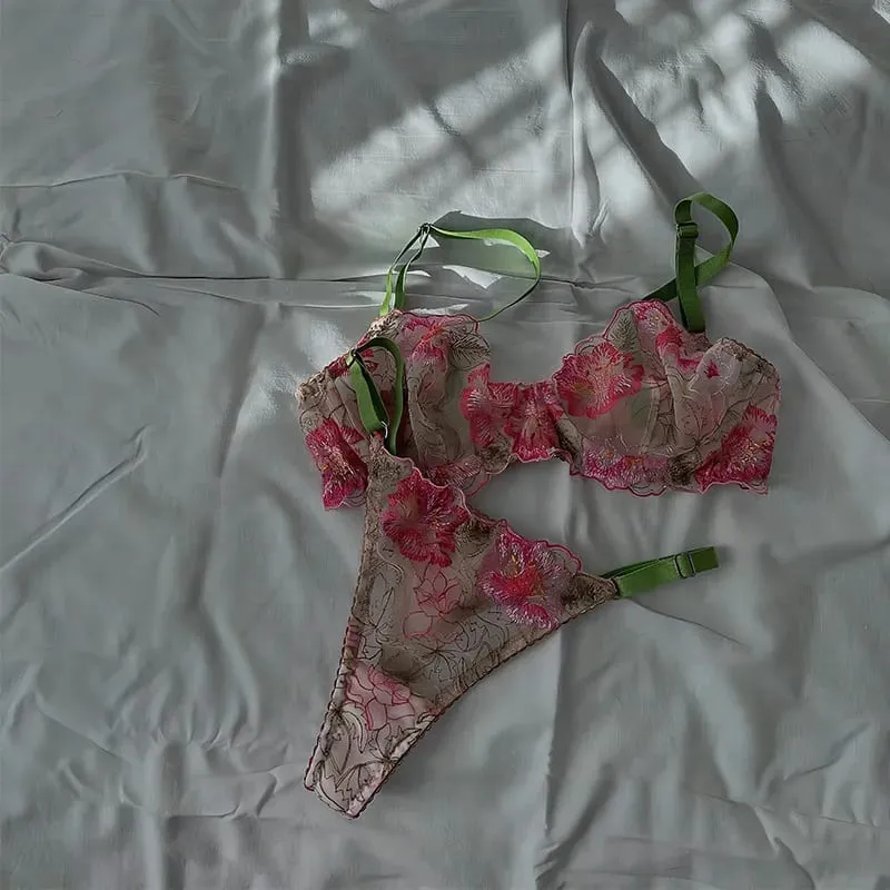 Clashing Sexy Flower Embroidery Lingerie