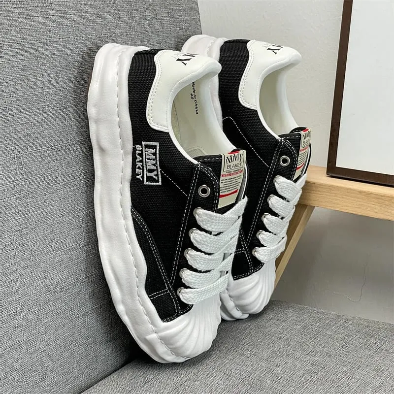 2026 New Men Women Skate Shoes Low Top Trendy Street Style Couple Sneakers Non-slip Wear Resistant Daily Footwear