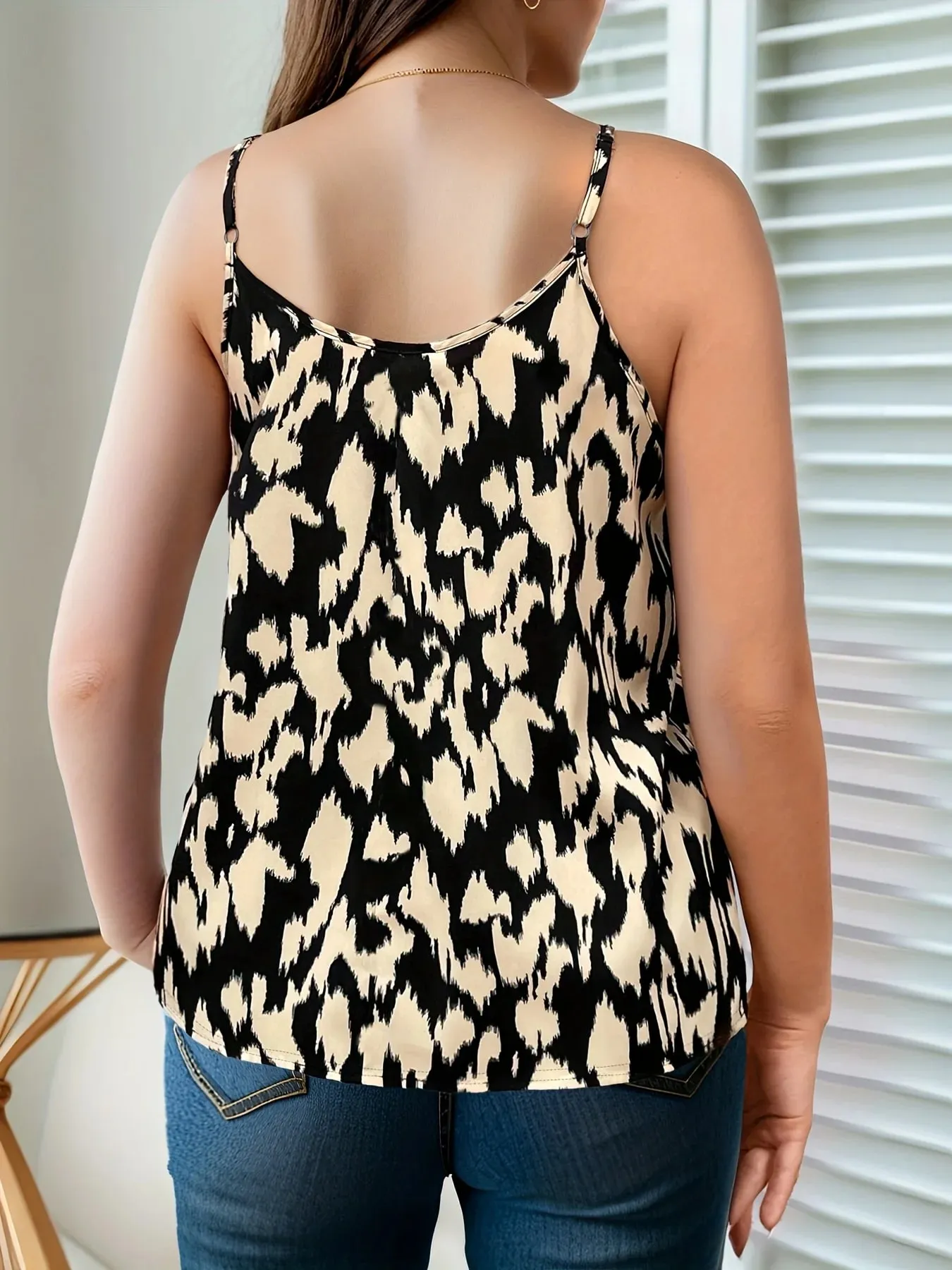 Plus Size Women's Sleeveless Leopard Print Top Stylish Loose Fit Camisole for Casual Chic Outfits