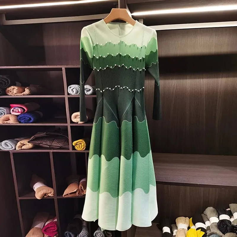 Designed Women's Pleated Dress O-neck Loose Fit High-end Fashion Color Block Beaded Long Sleeve Famale Clothing 2DB6598