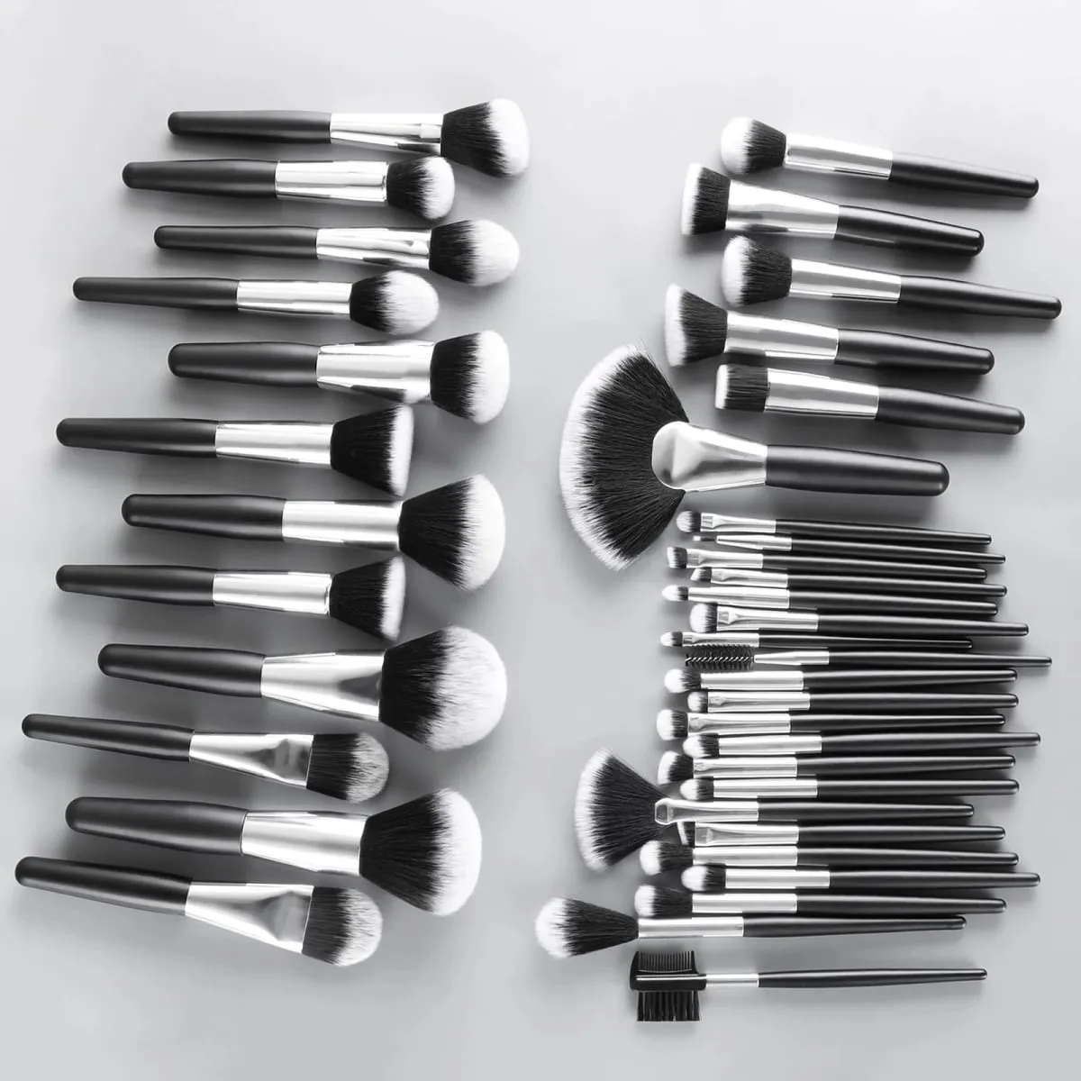 Professional 40Pcs Short Handle Makeup Brush Kit With Bag Complete Highlight Concealer Brow Tools For Daily Touch Up & Travel