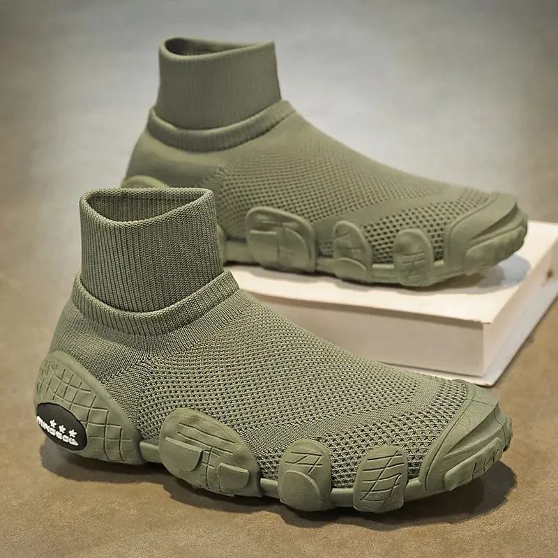 2026 New Summer Breathable Hollow Mesh Shoes Outdoor Casual Sports Shoes Fashion and Versatile Men's Shoes Knit Running Sneakers