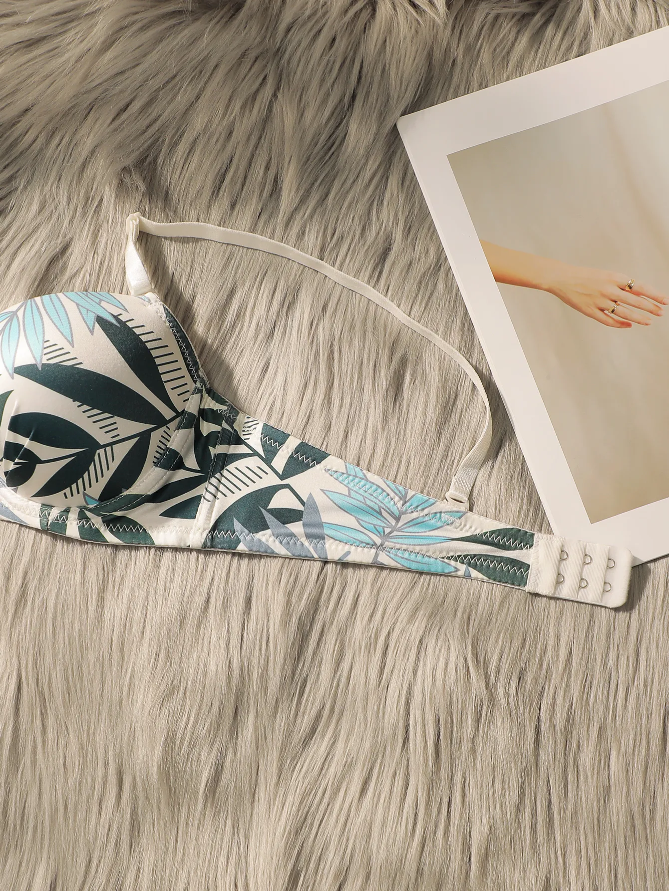 Women's sexy lingerie set with refreshing summer leaf print and steel ring gathering push up comfortable bra set A2137