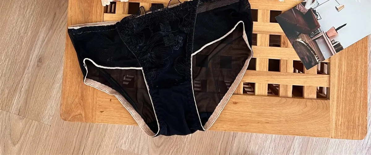 純粋な欲望ミニマイザーブラジャーウサギの耳カップ超薄型サポート大バストレトロ刺繍レースランジェリーセット女性 S-XL MOYISU
