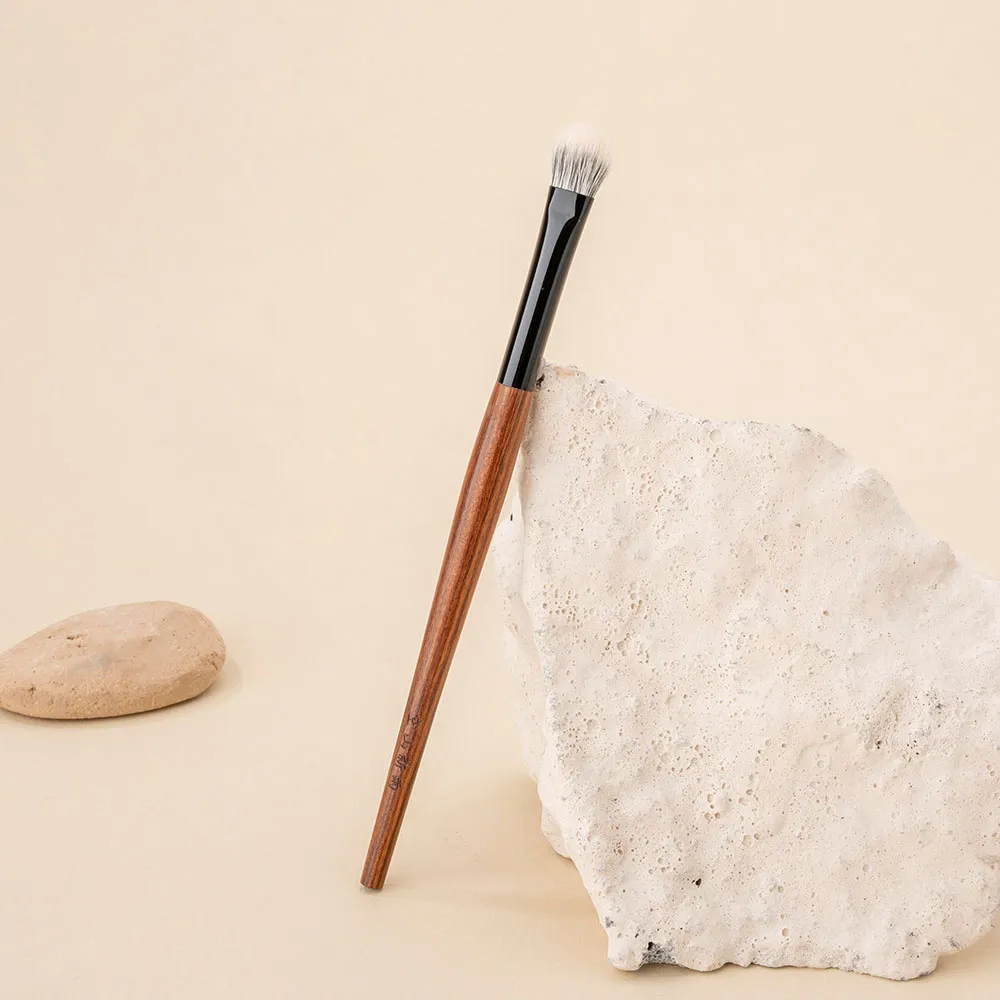 CL129 Soft Saikoho Goat Hair Medium Eye Shadow Brush African Rosewood Handle Makeup Brush Professional Handmade Makeup Brushes
