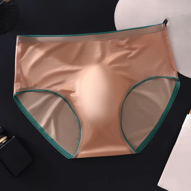 White Men Briefs Stylish Low Waist Panties Briefs 50 Polyamide 50 Spandex Solid Pattern Design Breathable Fabric