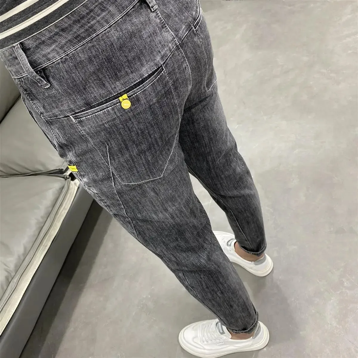 Luxury 2023 Men's High Street Korean Black Jeans with Zipper Distressed Hole Designer Youth Trend Slim-Fit Black Cotton Trousers