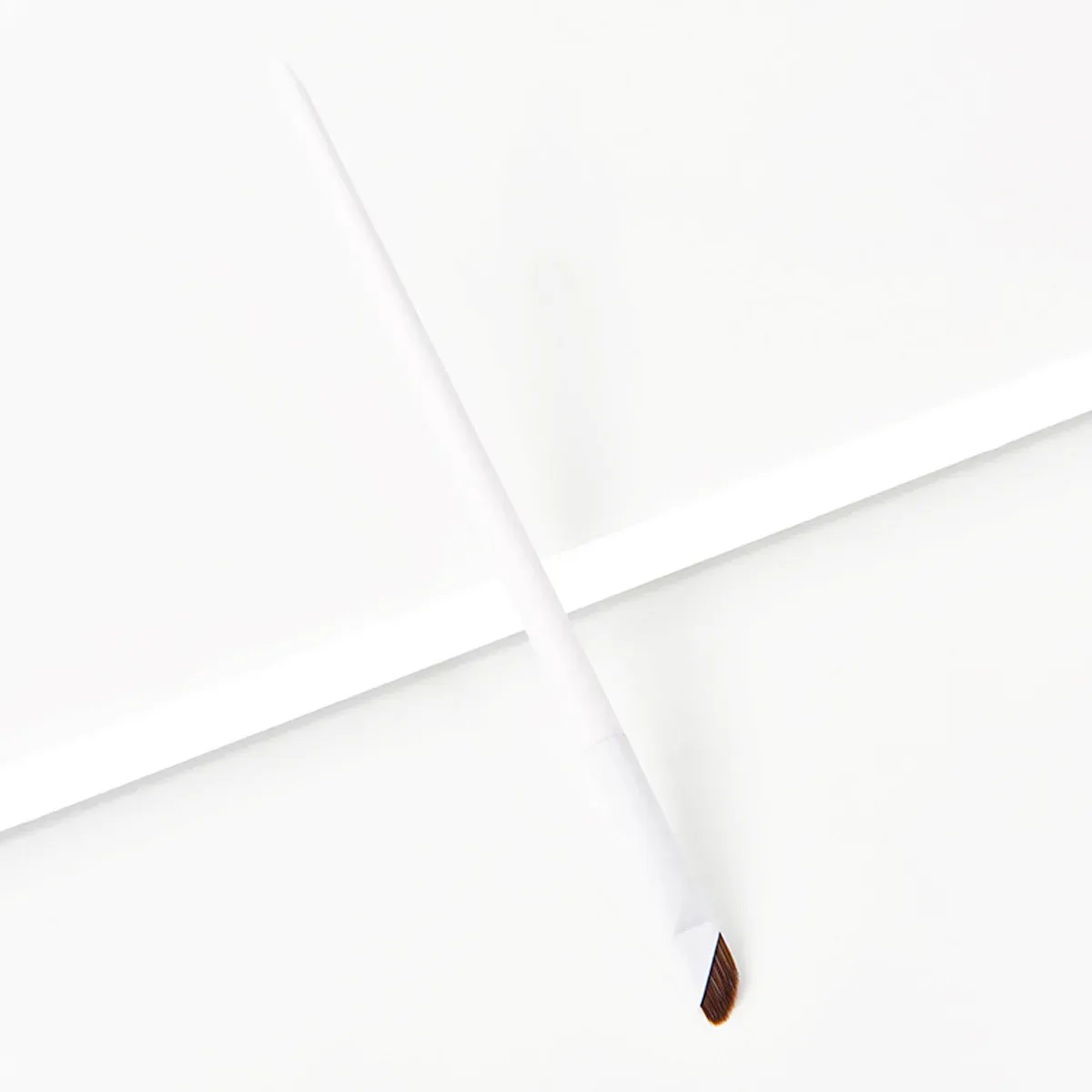 4Pcs Sickle Blade Eyeliner Brush Ultra Thin Flat Fine Eye Liner Makeup Brushes Flat Eyeliner Brush Eyebrow Make Up Brush