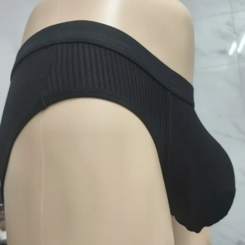 Gli slip da uomo con grandi tasche sono molto sexy. Intimo sportivo da uomo di grandi dimensioni