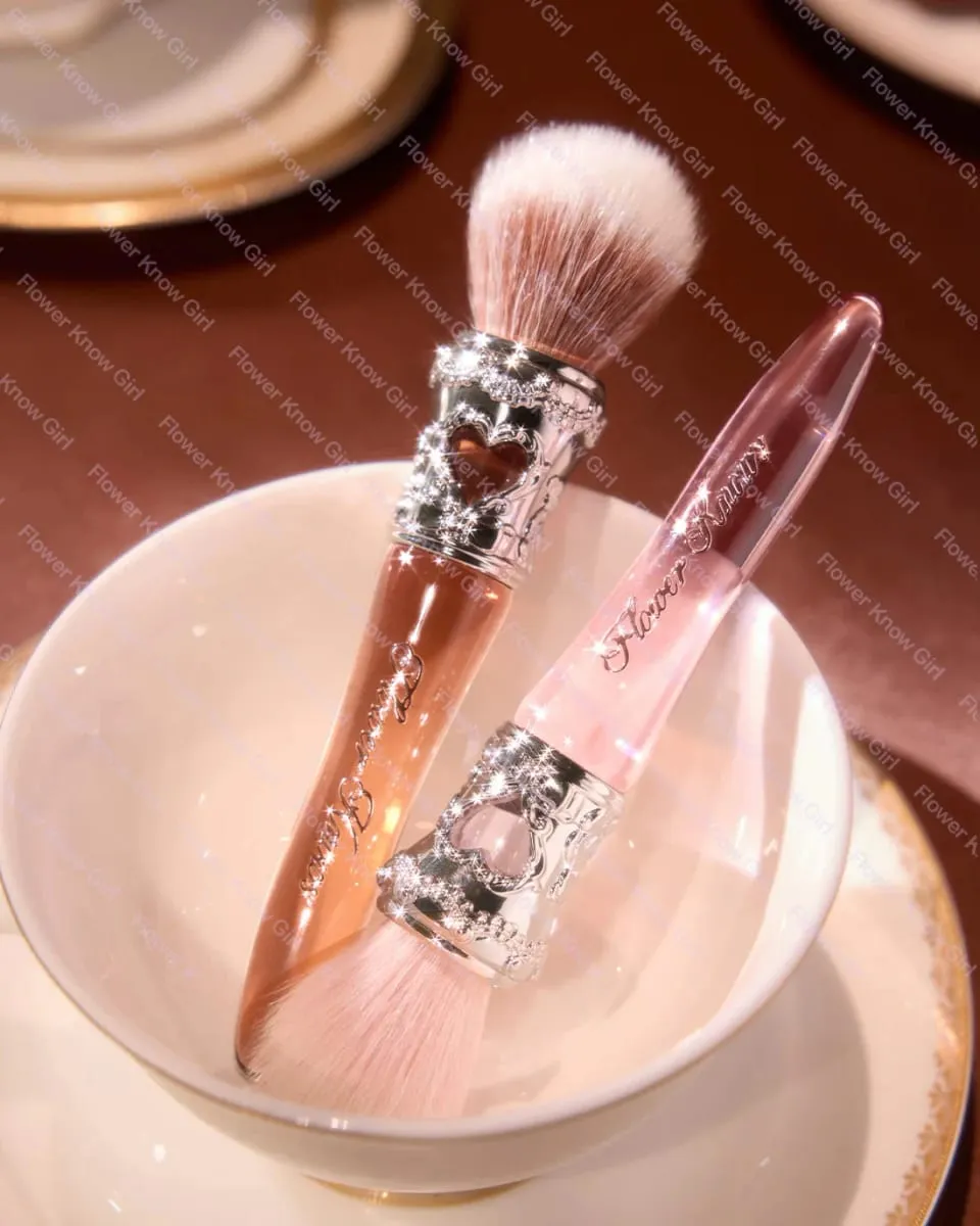 Flower Knows The Sweetie Bear Rounded Blush Brush Loose Powder Makeup Brushes