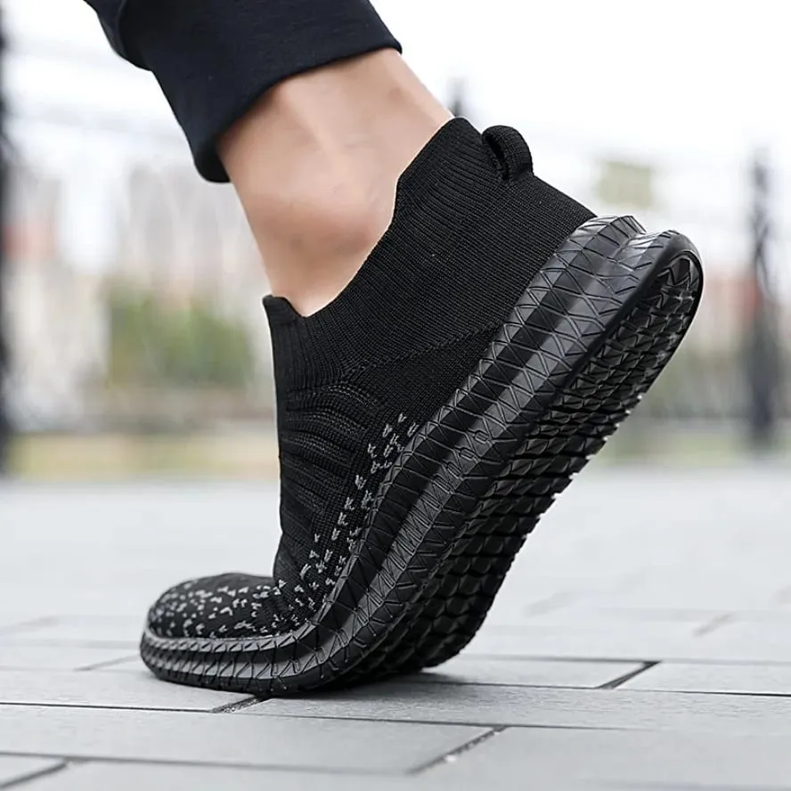 2026 Breathable Men Casual Shoes Lightweight Outdoor Male Walking Shoes Anti-slip Men's Sneakers Slip on Flats Vulcanized Shoes