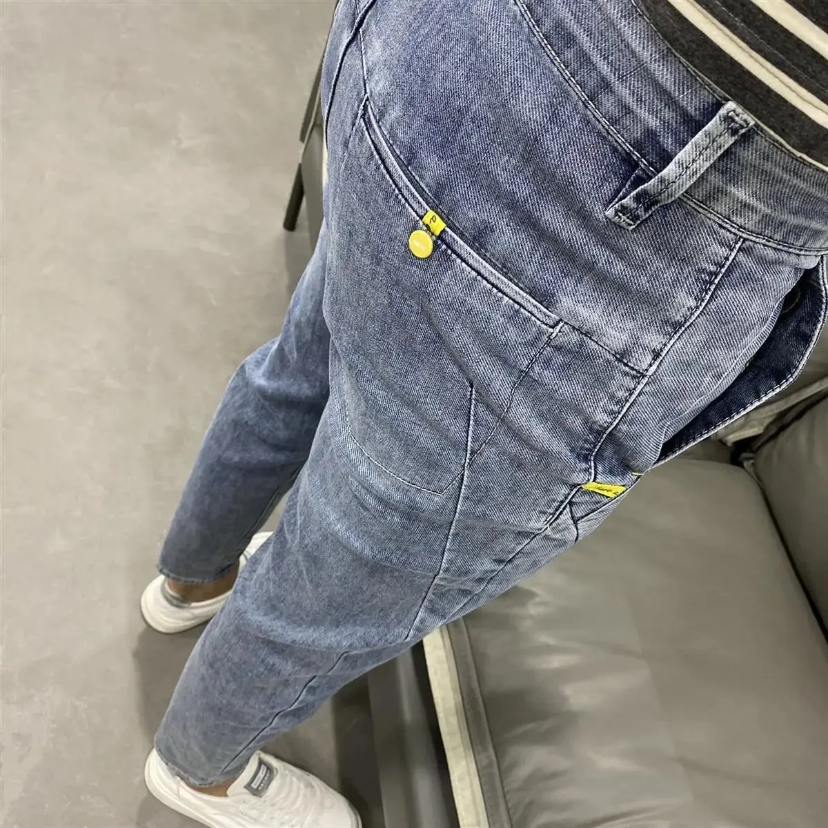 Luxury 2023 Men's High Street Korean Black Jeans with Zipper Distressed Hole Designer Youth Trend Slim-Fit Black Cotton Trousers