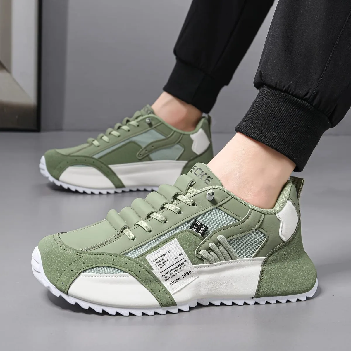 Men's Outdoor Casual Shoes Everyday Casual Running Shoes for Men Sizes 39 to 47