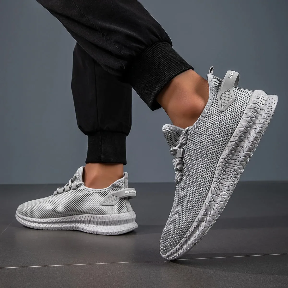 Mens Running Shoes Breathable Lightweight Sports Shoes Anti Slip Comfortable Gym Training Walking Sneakers for Men