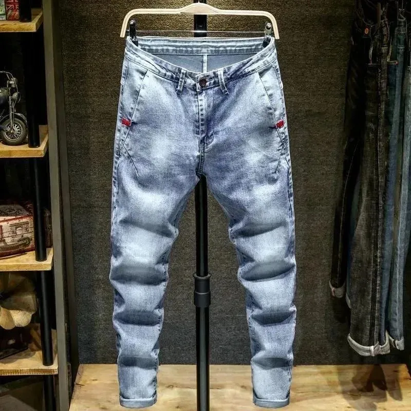 Forår og efterår Trend Ensfarvet Stretch-denim-jeans med lige ben Mænd Casual Slim Fit Komfortabel sport-jeans i høj kvalitet
