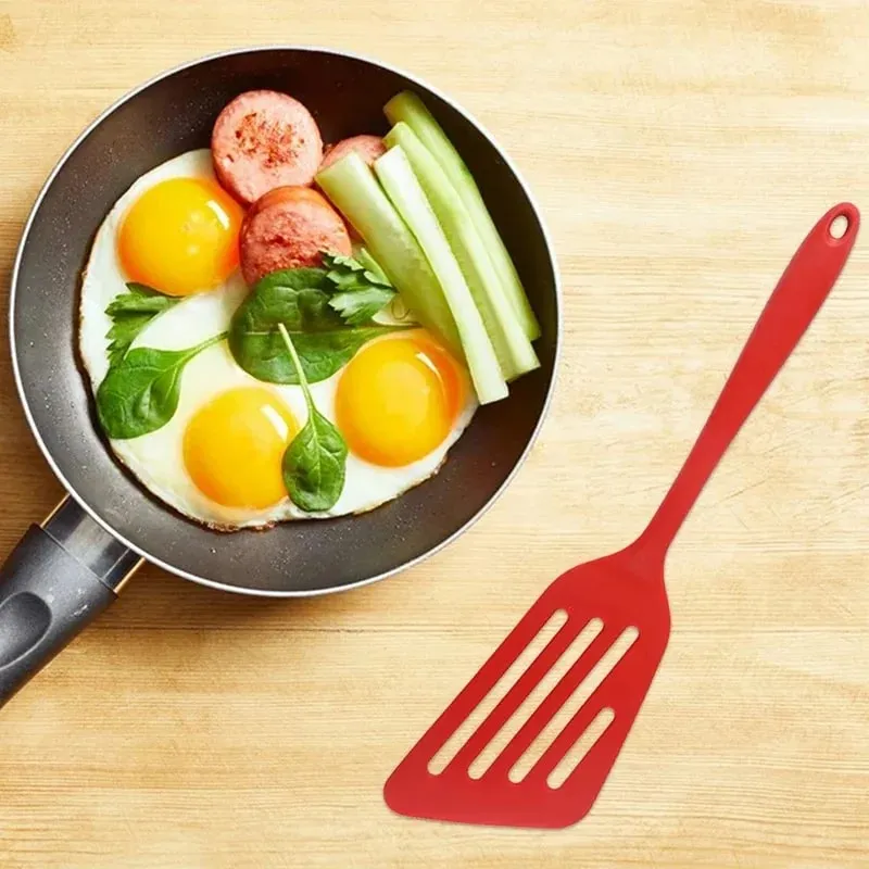 1PCS Kitchen Non-Stick Silicone Spatula Fried Fish and Egg Cooking Leak-Resistant Spatula High Temperature Silicone Kitchenware