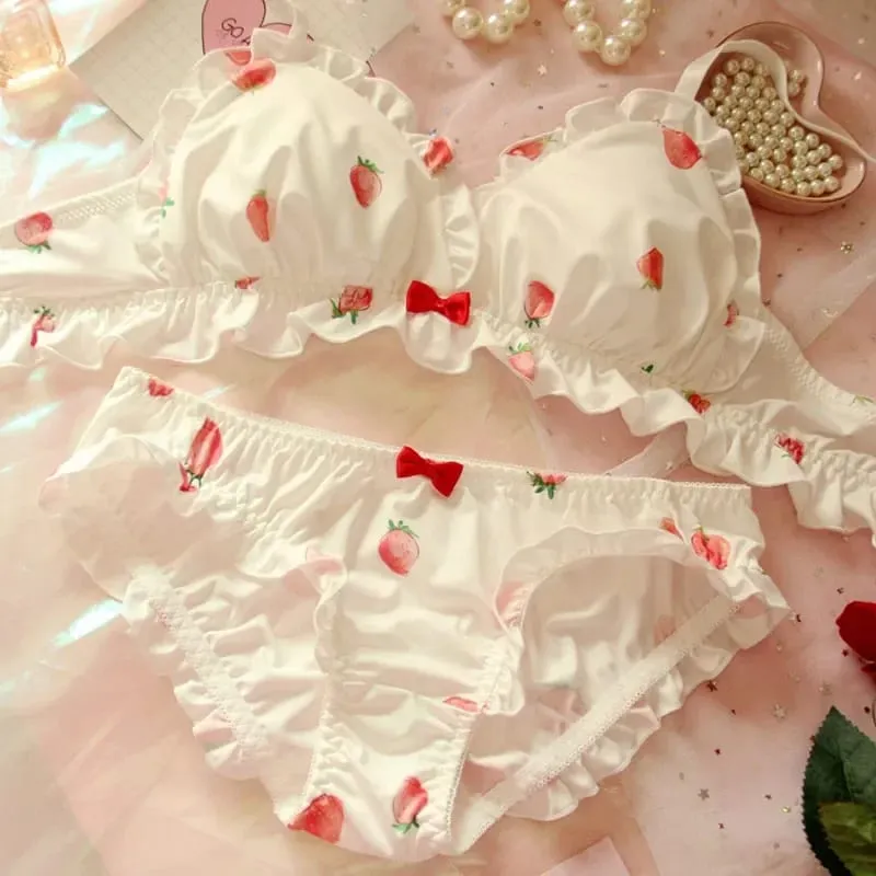 Set reggiseno e mutandine in seta di latte alla fragola Set intimo morbido senza fili Reggiseno Lolita Kawaii e slip rosa
