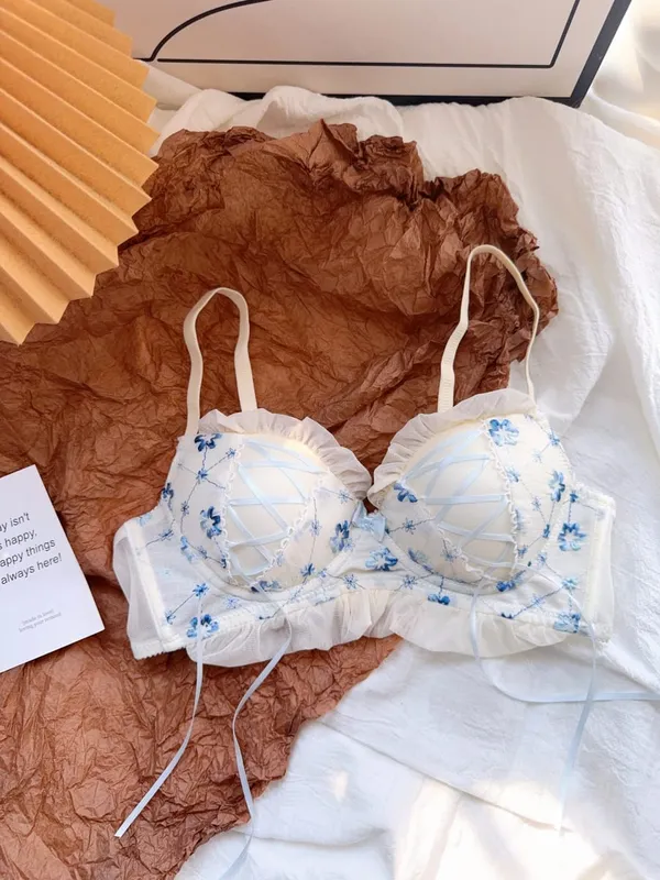 Strapless Lace Lingerie Set for Small Breasts Sweet & Sexy Bralette and Panty Set