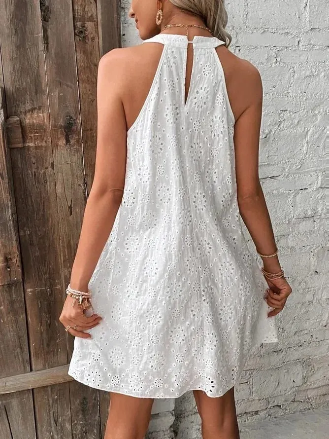 2026 Women's White Floral Cut-out Halter Neck Dress Sleeveless Bohemian Maxi Dress with Irregular Hem for Beach Holiday — image 5