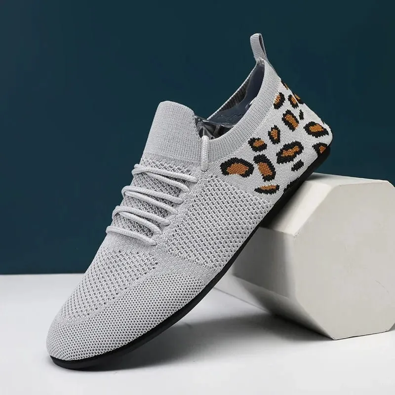 2024 Breathable Men Vulcanizedรองเท้าใหม่น้ำหนักเบาคู่รองเท้าตาข่ายนุ่มรองเท้าสบายๆรองเท้ากลางแจ้งรองเท้า 36-47