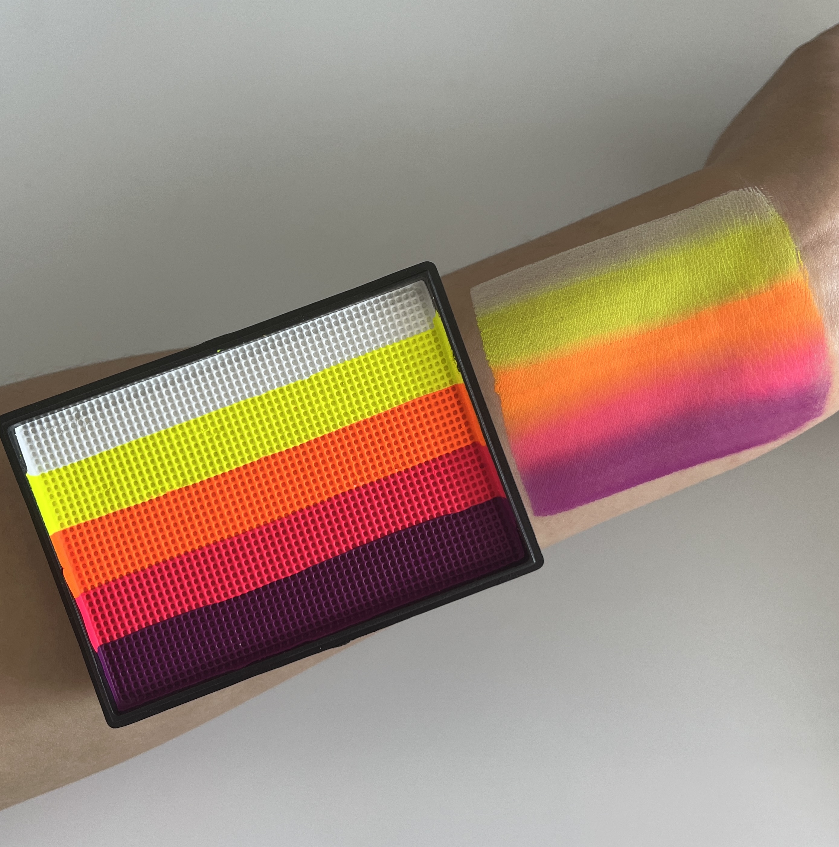50g Face Body Paint Split Cake Rainbow Water Based Eyeliner No-Toxic Washable Supplies