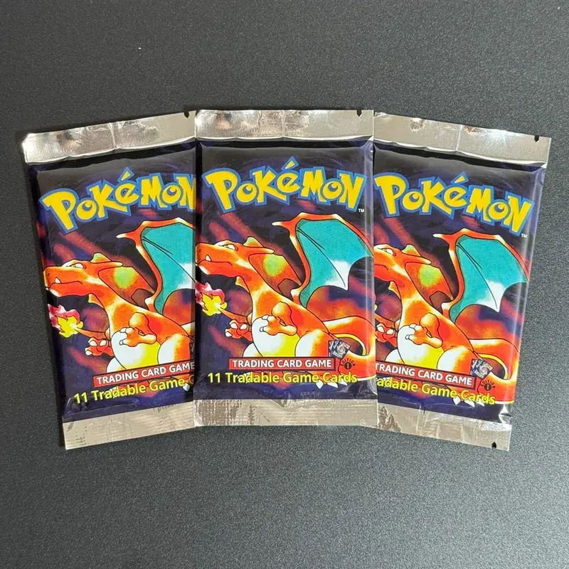 1ère édition ensemble de Base 1999 Booster Pack TCG ensemble de Base cartes de jeu illimitées Pokemon Charizard Blastoise Venusaur PTCG à collectionner