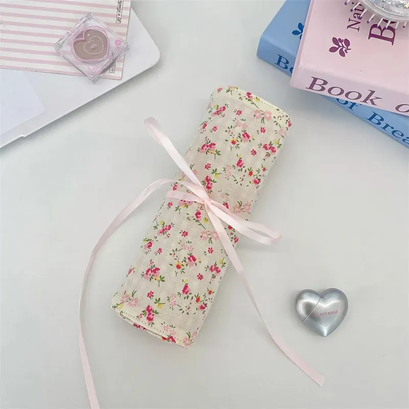 Fabric Floral Makeup Brush Storage Bag Large Portable Cosmetic Pouch for Eyeshadow Brushes & Eyebrow Pencils Desktop Organizer