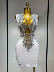 Gaun Perban Pendek Potongan Leher V Seksi Wanita 2025 Gaun Pernikahan Klub Pesta Ulang Tahun Mewah Elegan Putih Payet Perak