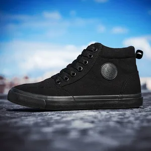 Herren-High-Top-Sneaker aus Segeltuch, Slip-on-Schnürschuhe, lässig, ganz in Schwarz, Basic-Skateschuhe für Studenten, flache Sohle, bequeme Sportschuhe