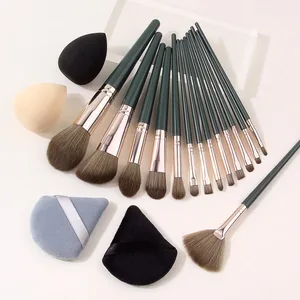 18 Piece Makeup Brush Set. Face Makeup Brushes & Eye Detail Brushes & Makeup Sponges & Triangular Powder Puffs Beauty Kit
