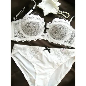 Set Lingerie Bra Renda Putih Musim Panas Setelan Pakaian Dalam Wanita Nirkabel Push Up V Dalam Seksi Jaring Tipis Bersirkulasi Ultra Tipis