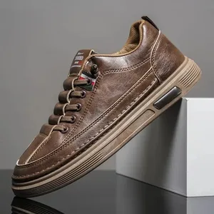 Sports and casual men's shoes skateboard