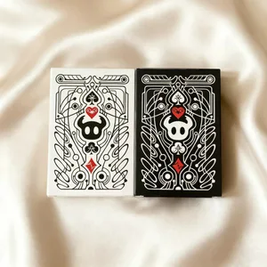 Hollow Knight szabványos pókerkártyakészlet fekete-fehér játékkártya-csoport Hordozható kreatív partijáték játékok ajándék
