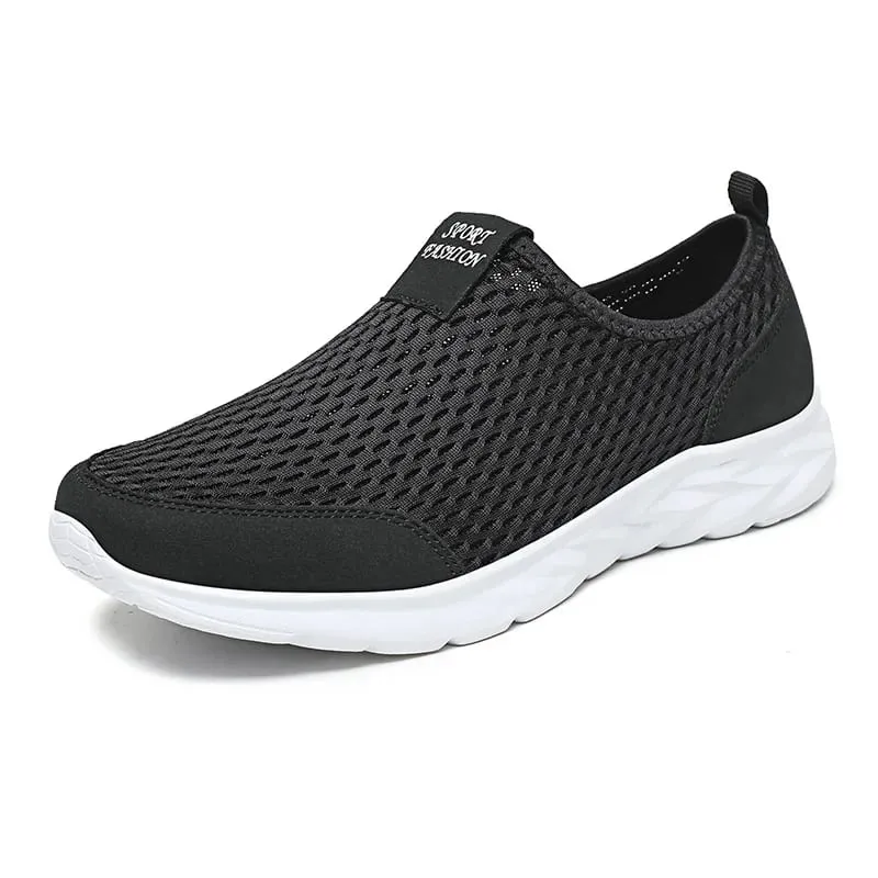 Lightweight Slip-On Shoes for Summer Large Mesh Breathable Men's Shoes Ultra-Light Soft-Soled Sports Shoes