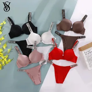 Nuovo set di lingerie in pizzo V Reggiseno e slip Set reggiseno e slip sexy da donna Comodo push up Shapewear regolabile imbottito raccolto